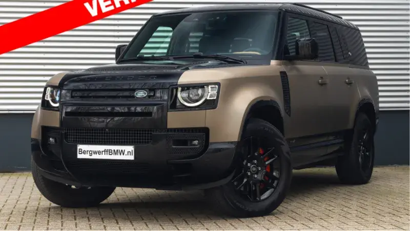 Land Rover Defender 130 P400 Gondwana Stone metallic